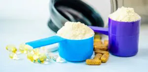 </p><h3><strong>کلاژن از کجا می آید؟</strong><strong> </strong></h3><p>کلاژن را می توان به راحتی در انواع منابع غذایی مانند مرغ ، گوشت گاو، ماهی و تخم مرغ یافت. همچنین از استخوان ها، پوست و غضروف حیوانات به دست می آید. با این حال، مکمل های کلاژن اغلب از کلاژن هیدرولیز شده استفاده می کنند که به تشکیل کلاژن جدید کمک می کند. کلمه 